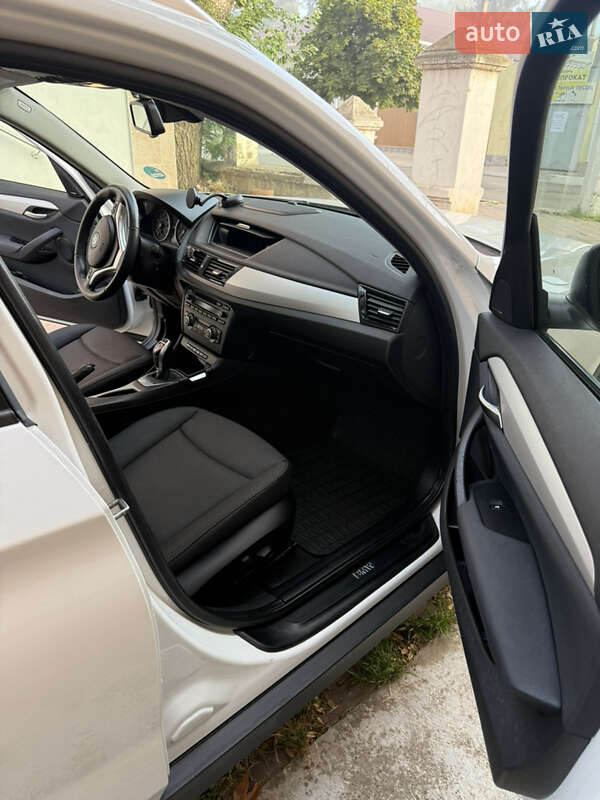 Позашляховик / Кросовер BMW X1 2013 в Рені