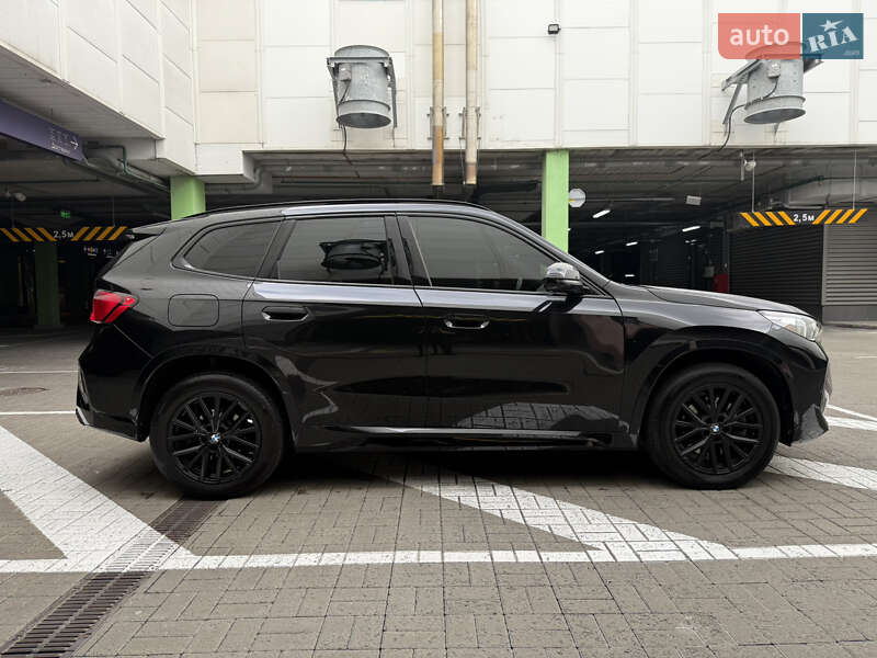 Внедорожник / Кроссовер BMW X1 2022 в Киеве