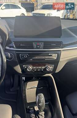 Внедорожник / Кроссовер BMW X1 2020 в 