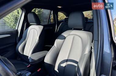 Внедорожник / Кроссовер BMW X1 2015 в 