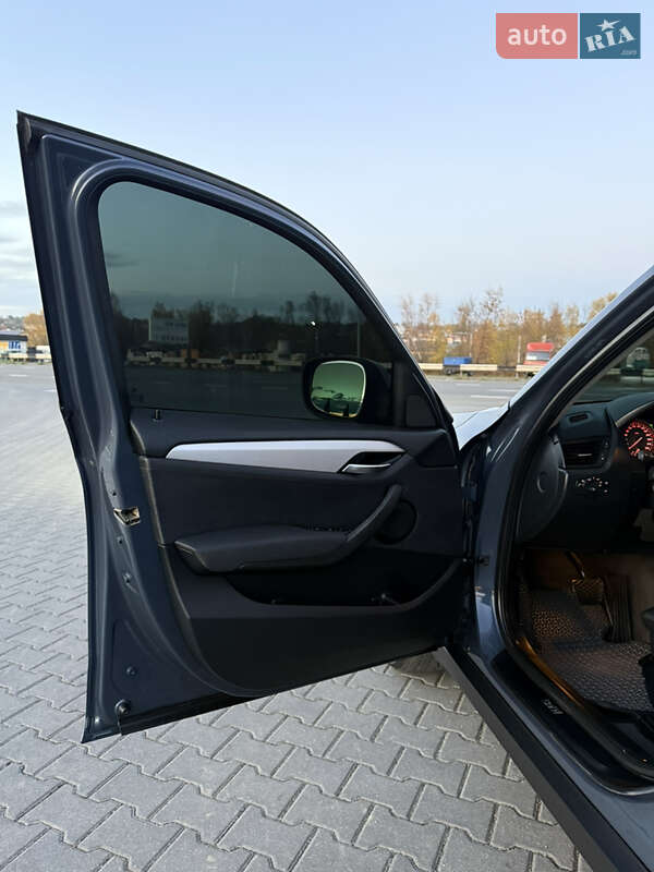 Внедорожник / Кроссовер BMW X1 2011 в Черновцах