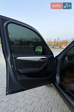 Позашляховик / Кросовер BMW X1 2011 в  фото 27 Позашляховик / Кросовер BMW X1 2011 в