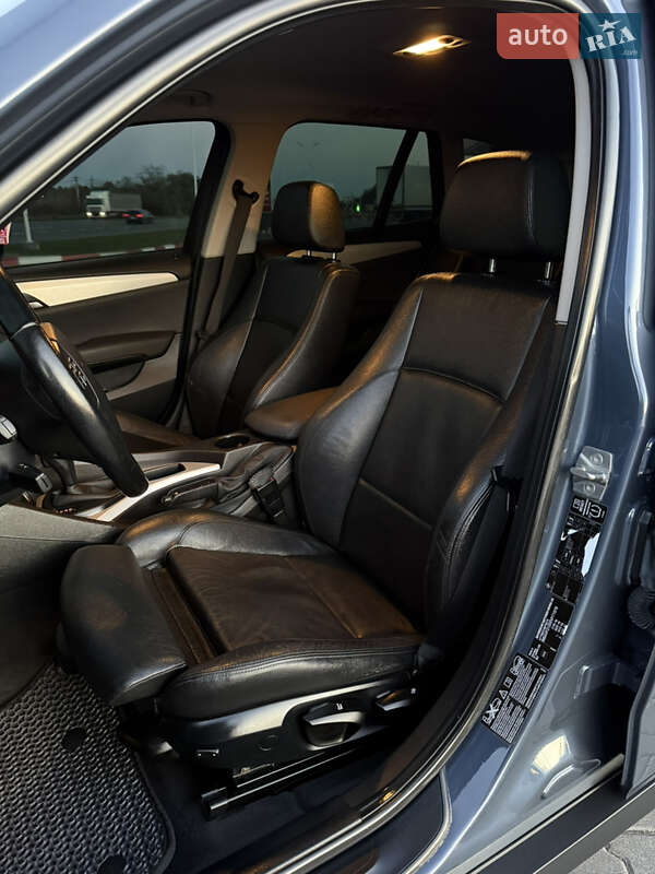 Внедорожник / Кроссовер BMW X1 2011 в Черновцах