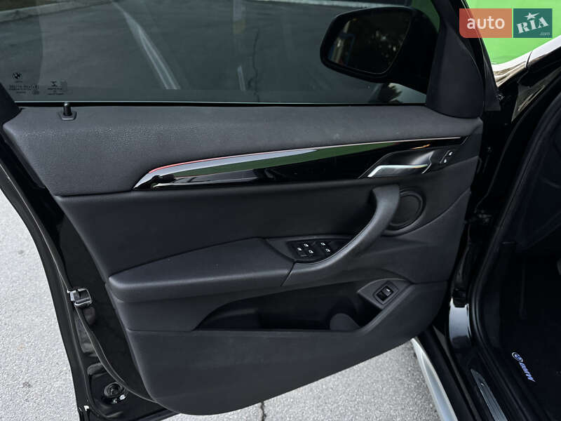 Внедорожник / Кроссовер BMW X1 2016 в Киеве