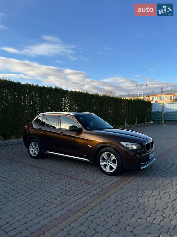 Внедорожник / Кроссовер BMW X1 2010 в Дунаевцах