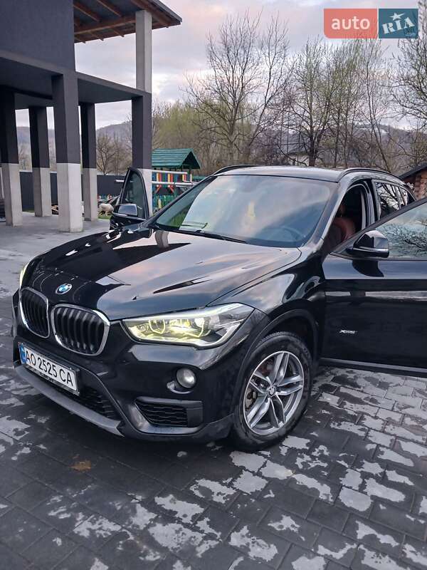 Позашляховик / Кросовер BMW X1 2016 в Тячеві