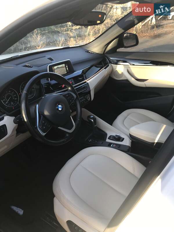 Внедорожник / Кроссовер BMW X1 2017 в Киеве