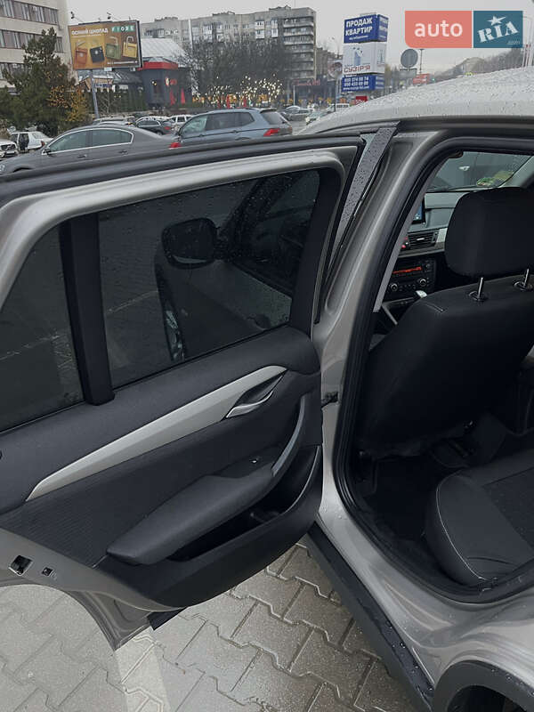 Позашляховик / Кросовер BMW X1 2011 в Чернівцях