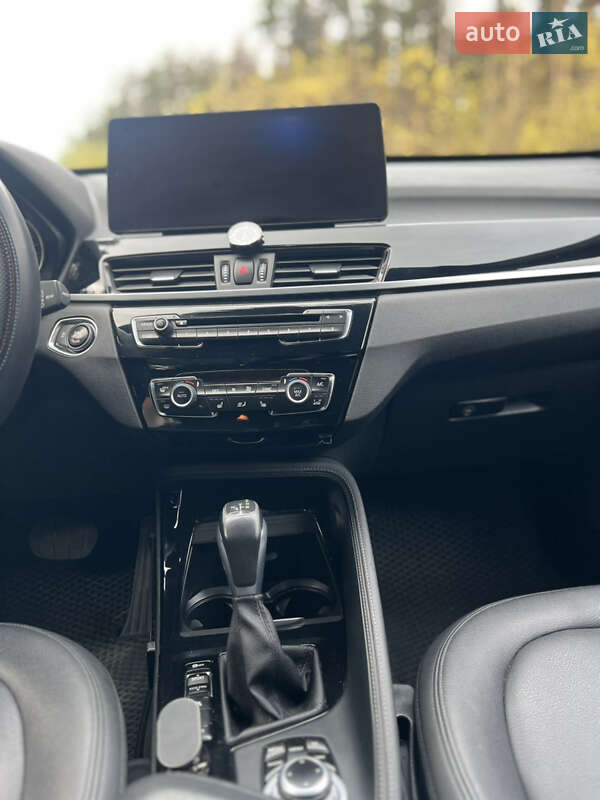 Внедорожник / Кроссовер BMW X1 2016 в Киеве