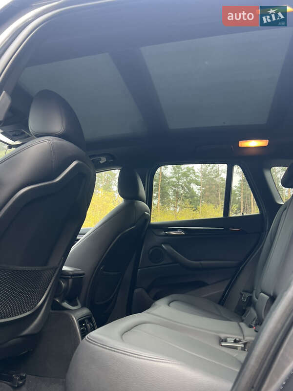 Внедорожник / Кроссовер BMW X1 2016 в Киеве