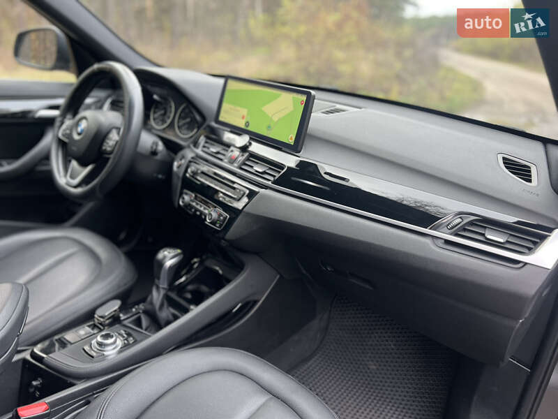 Внедорожник / Кроссовер BMW X1 2016 в Киеве