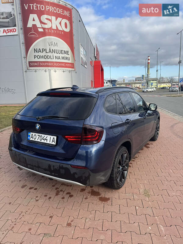 Внедорожник / Кроссовер BMW X1 2011 в Хусте