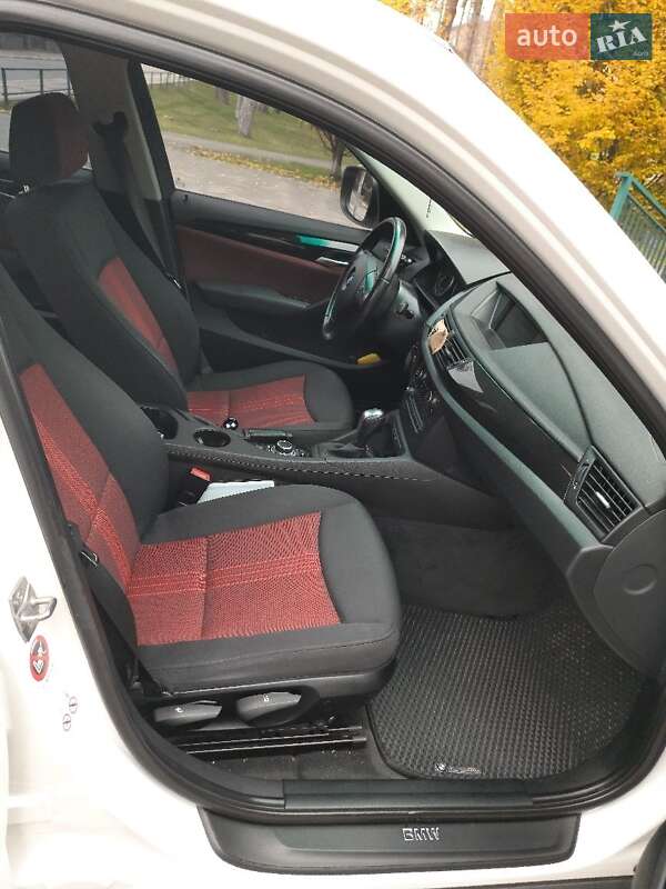 Внедорожник / Кроссовер BMW X1 2010 в Киеве