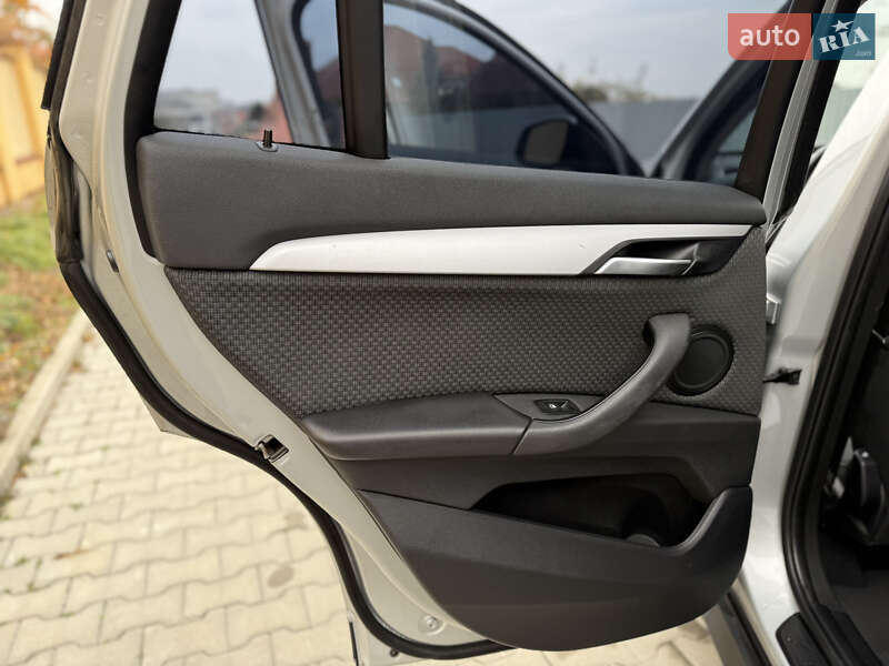 Внедорожник / Кроссовер BMW X1 2018 в Ужгороде