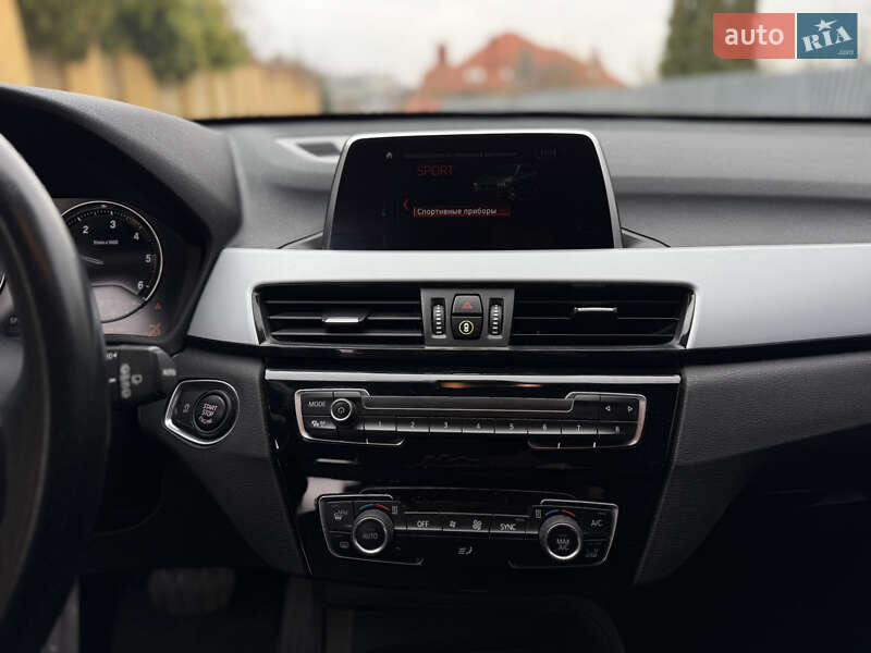 Внедорожник / Кроссовер BMW X1 2018 в Ужгороде