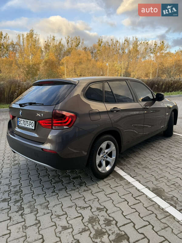 Внедорожник / Кроссовер BMW X1 2011 в Львове