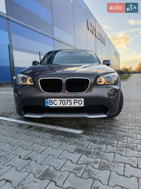 Внедорожник / Кроссовер BMW X1 2011 в Львове