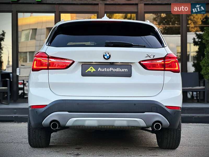 Внедорожник / Кроссовер BMW X1 2016 в Киеве