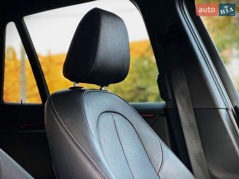 Внедорожник / Кроссовер BMW X1 2016 в Киеве