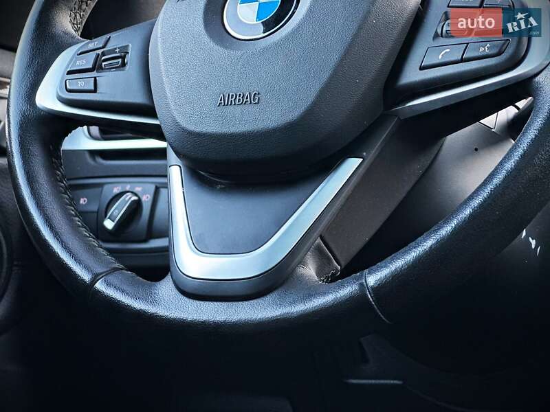 Внедорожник / Кроссовер BMW X1 2016 в Киеве