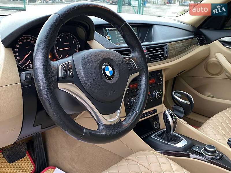 Внедорожник / Кроссовер BMW X1 2015 в Львове