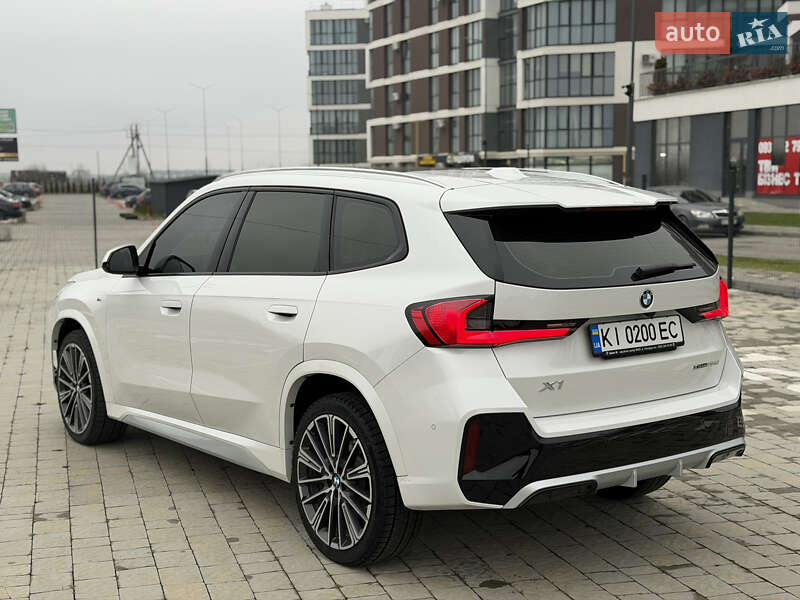 Внедорожник / Кроссовер BMW X1 2024 в Львове