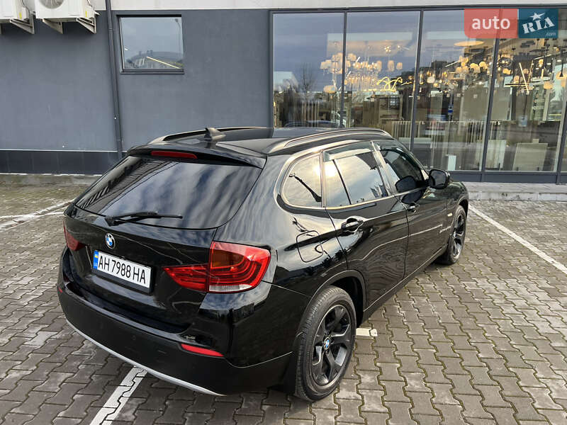 Внедорожник / Кроссовер BMW X1 2011 в Хмельницком