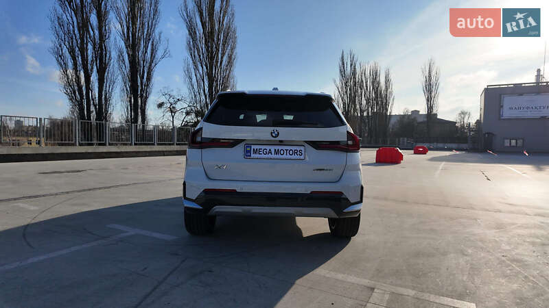 Внедорожник / Кроссовер BMW X1 2023 в Киеве