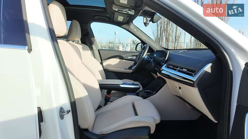 Внедорожник / Кроссовер BMW X1 2023 в Киеве