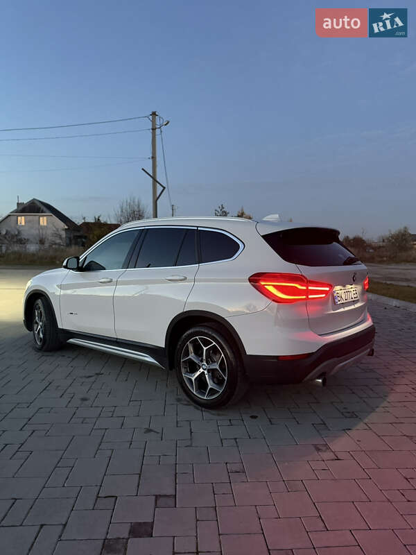 Внедорожник / Кроссовер BMW X1 2017 в Здолбунове