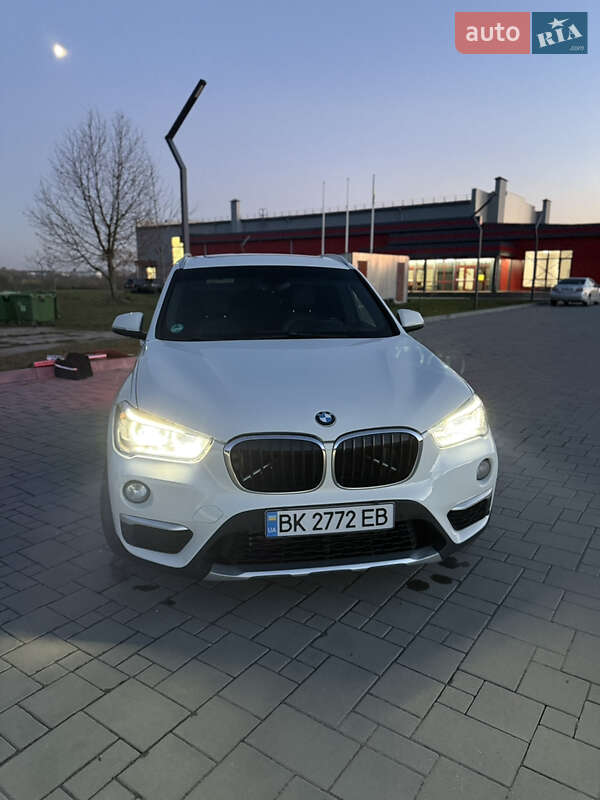 Внедорожник / Кроссовер BMW X1 2017 в Здолбунове