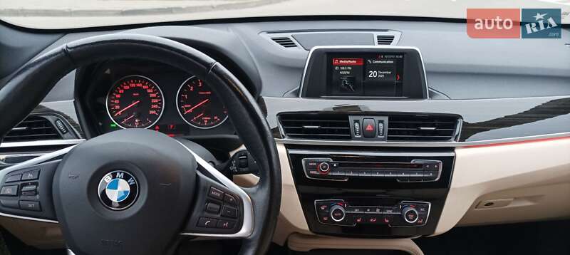 Внедорожник / Кроссовер BMW X1 2017 в Киеве