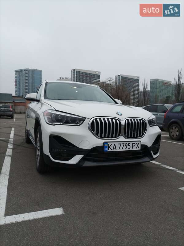 Внедорожник / Кроссовер BMW X1 2017 в Киеве