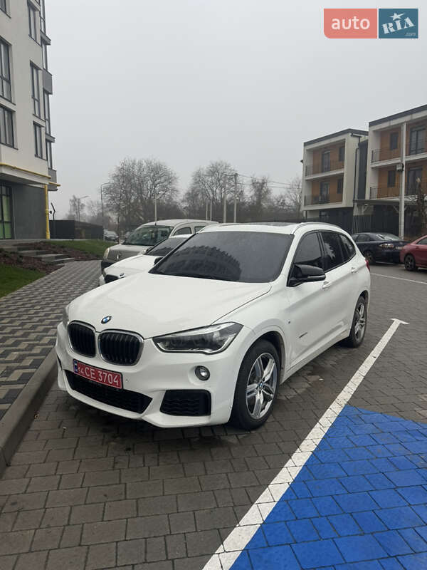 Позашляховик / Кросовер BMW X1 2016 в Львові фото Позашляховик / Кросовер BMW X1 2016 в Львові