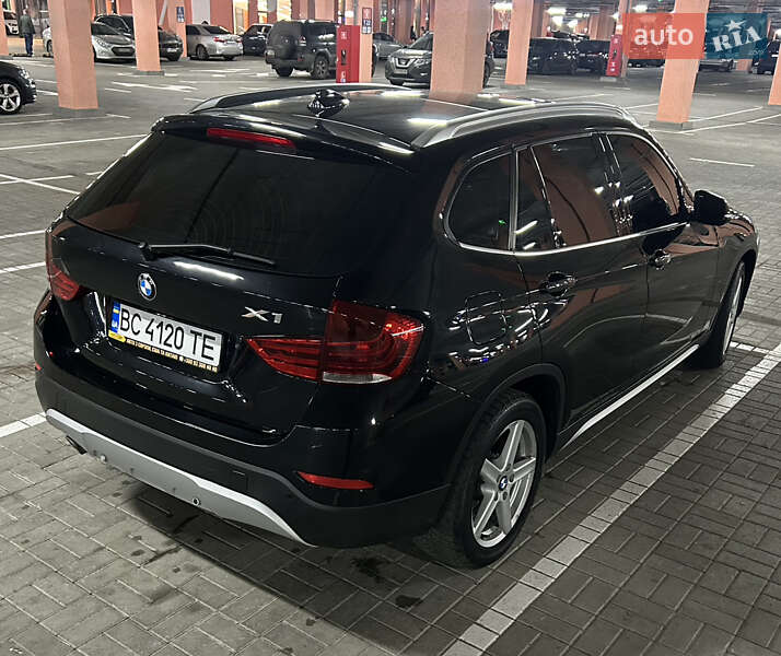 Внедорожник / Кроссовер BMW X1 2015 в Киеве
