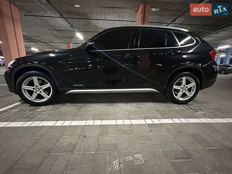 Внедорожник / Кроссовер BMW X1 2015 в Киеве