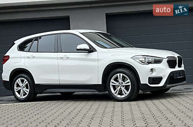 Внедорожник / Кроссовер BMW X1 2016 в Ужгороде