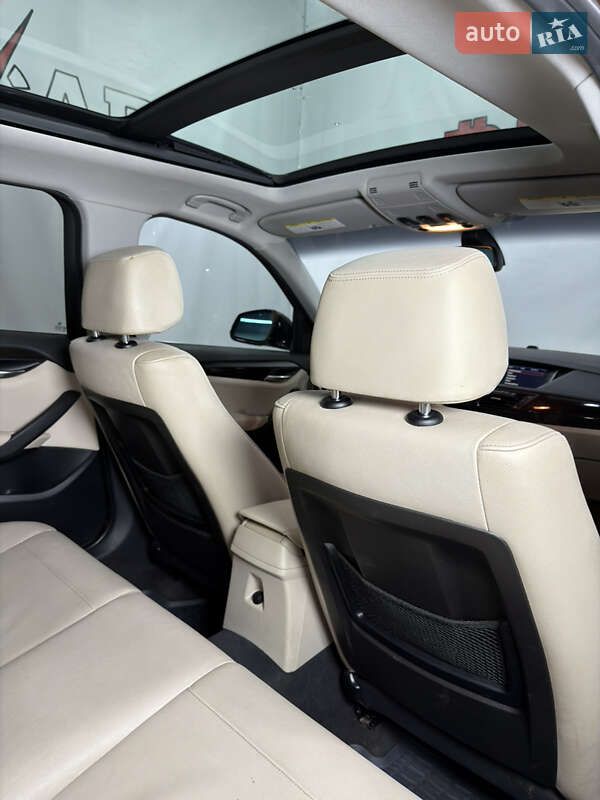 Внедорожник / Кроссовер BMW X1 2013 в Одессе