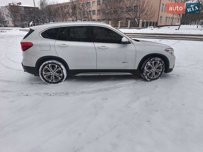 Позашляховик / Кросовер BMW X1 2017 в Дніпрі