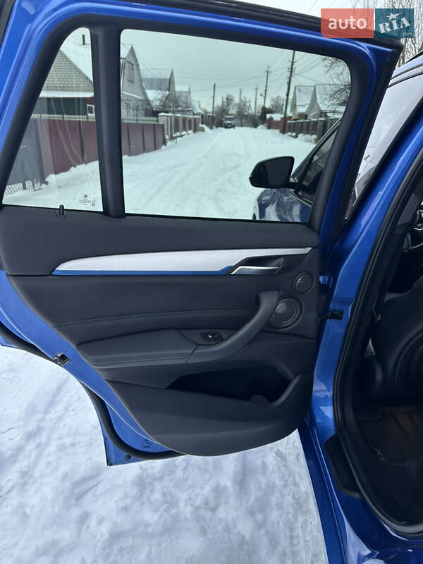 Позашляховик / Кросовер BMW X1 2016 в Звягелі