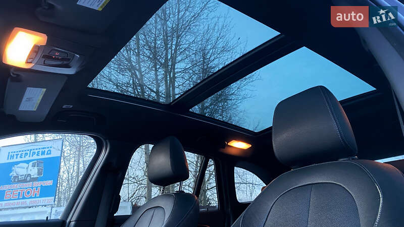 Внедорожник / Кроссовер BMW X1 2016 в Луцке