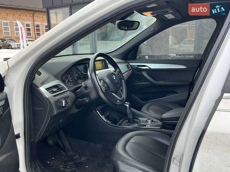 Внедорожник / Кроссовер BMW X1 2016 в Луцке