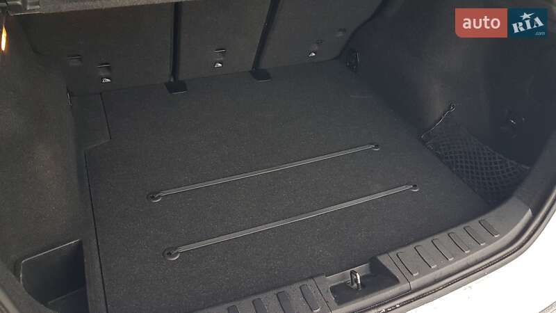 Внедорожник / Кроссовер BMW X1 2014 в Киеве