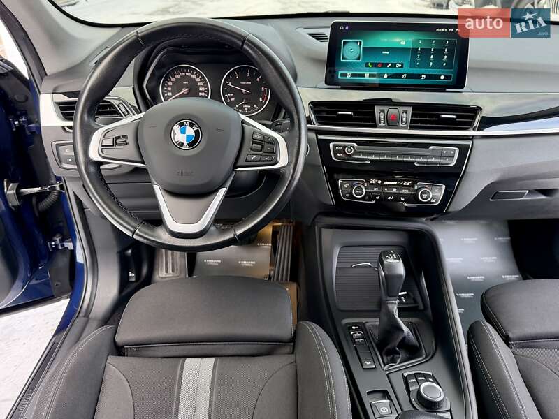 Внедорожник / Кроссовер BMW X1 2017 в Киеве