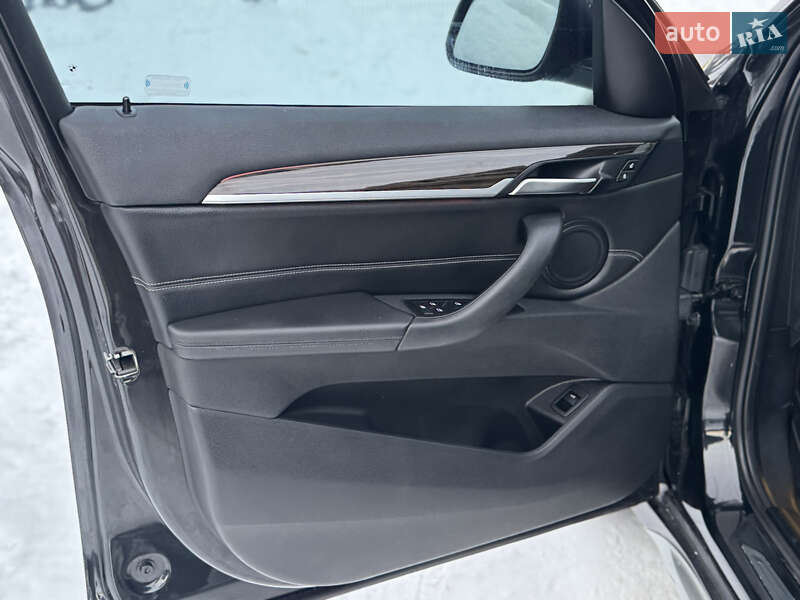 Внедорожник / Кроссовер BMW X1 2016 в Львове