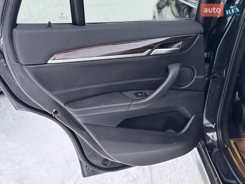 Внедорожник / Кроссовер BMW X1 2016 в Львове