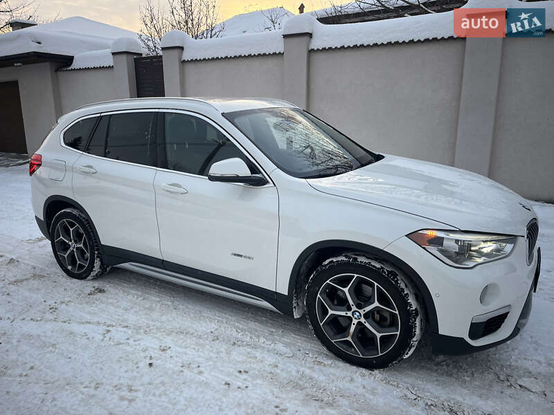 Внедорожник / Кроссовер BMW X1 2016 в Львове