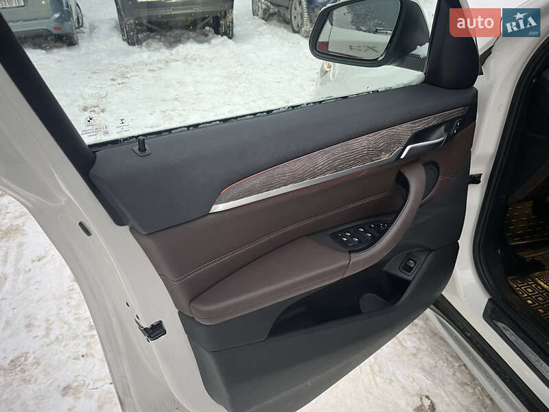 Внедорожник / Кроссовер BMW X1 2016 в Львове