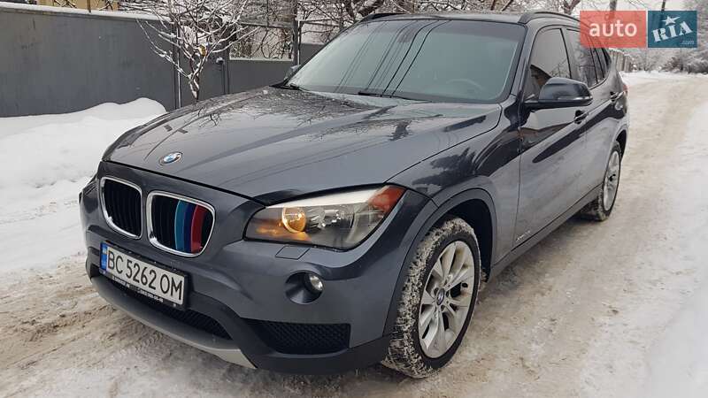 Внедорожник / Кроссовер BMW X1 2012 в Киеве