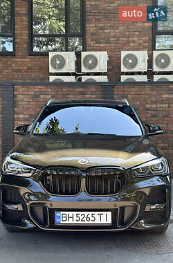 Внедорожник / Кроссовер BMW X1 2017 в Одессе